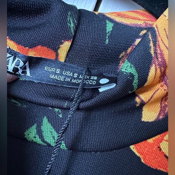 Gathered printed dress. - Picture 4 of 4